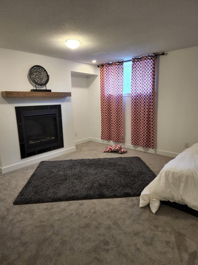 Place You Can Call Home !!! Near Ottawa Airport Eksteriør bilde