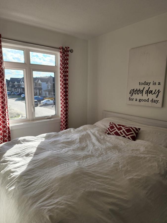 Place You Can Call Home !!! Near Ottawa Airport Eksteriør bilde